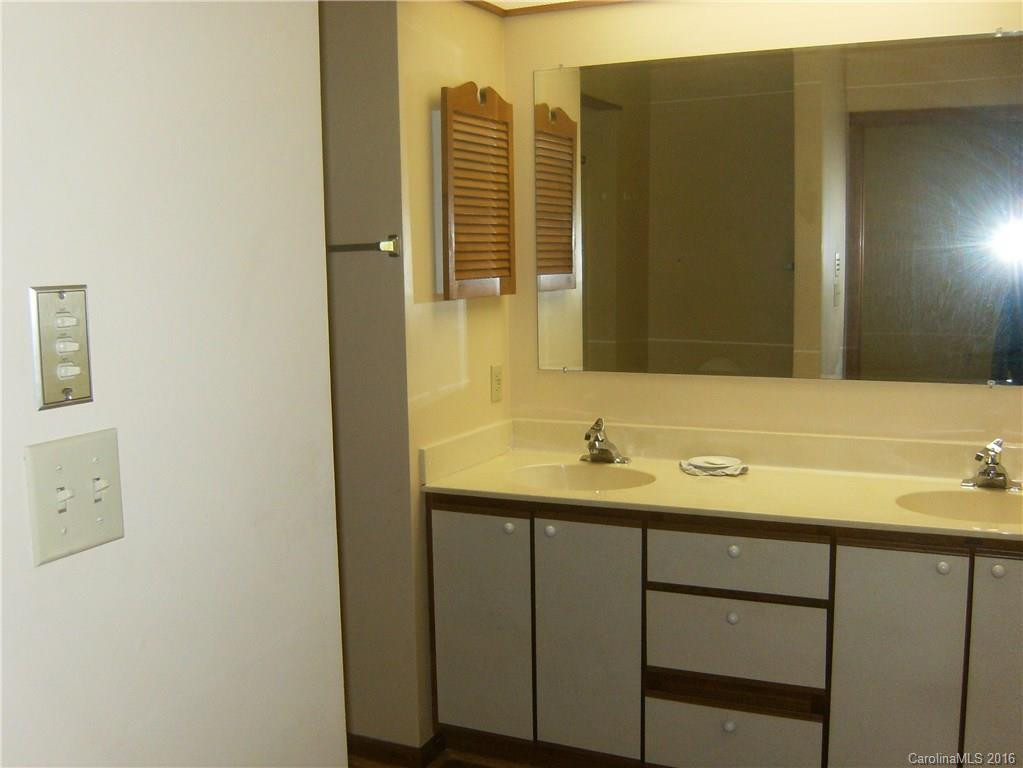 376 Laurel Park Place #n/a - Photo 7