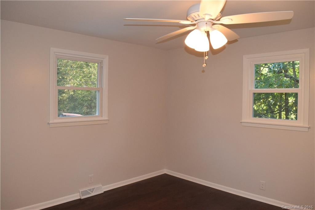 8015 Oak Street - Photo 11