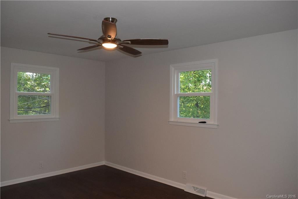 8015 Oak Street - Photo 9