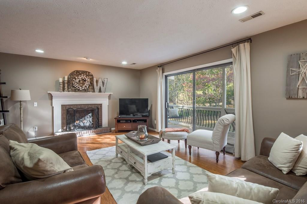 210 Kelly Lane - Photo 4
