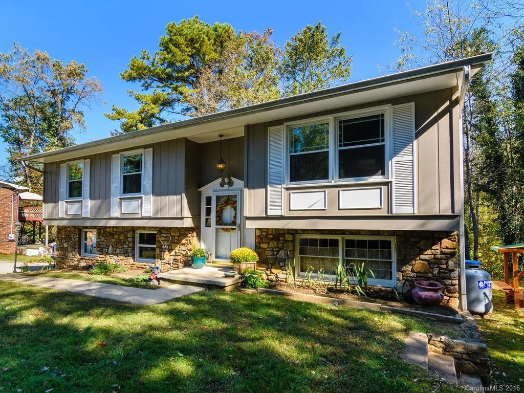 10 Holly Hill Court