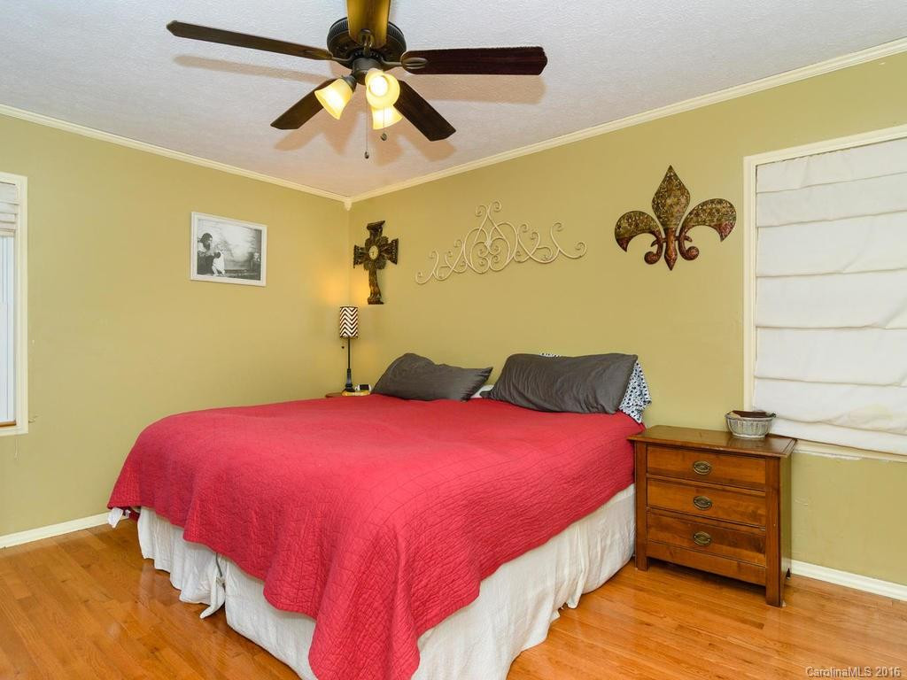 10 Holly Hill Court - Photo 12