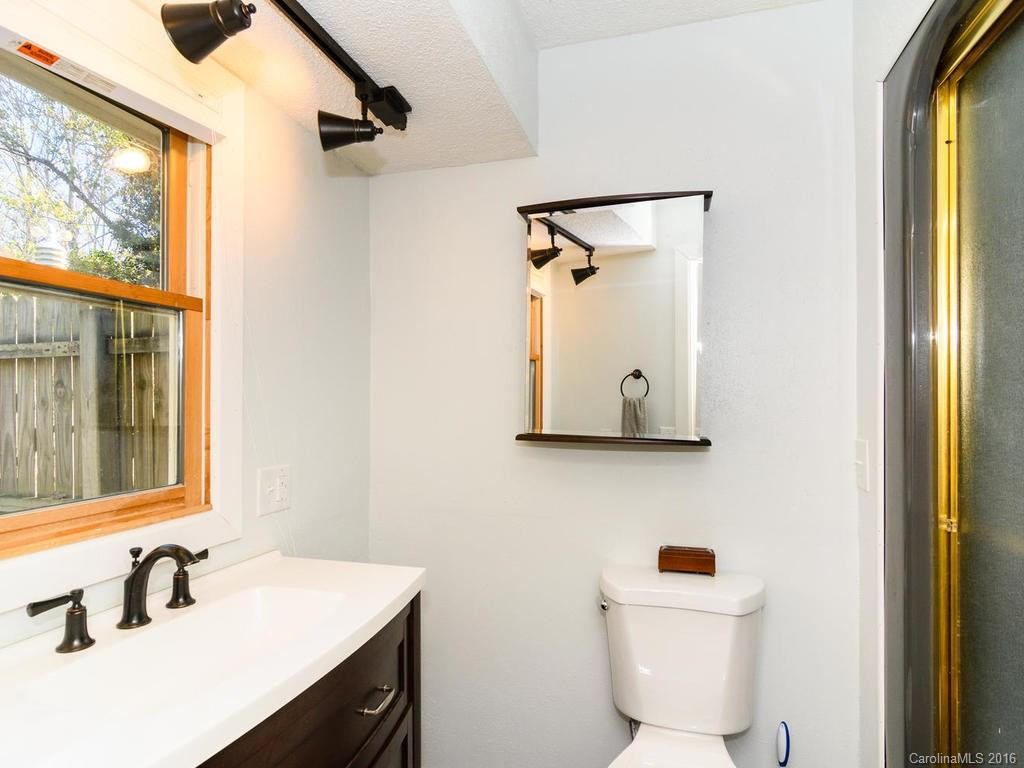 10 Holly Hill Court - Photo 14