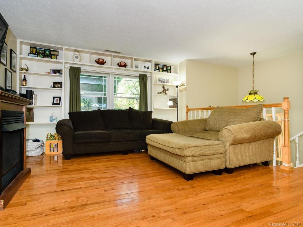 10 Holly Hill Court - Photo 4