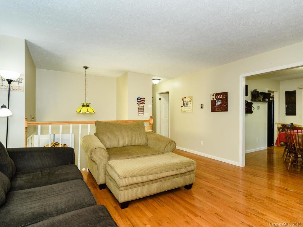 10 Holly Hill Court - Photo 6