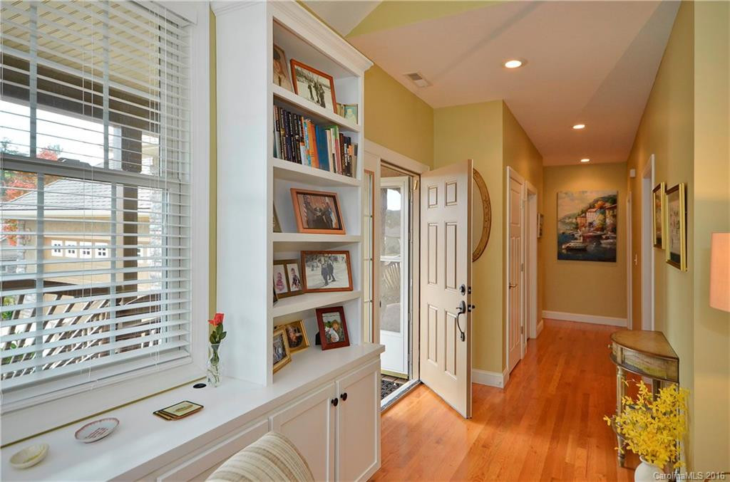 33 Triple Fairways Drive #28 - Photo 3
