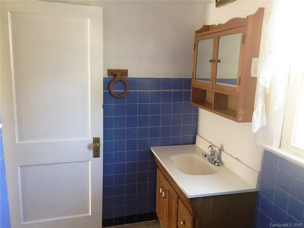 203 Academy Street - Photo 10