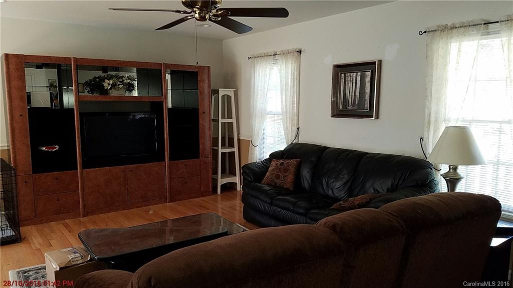 460 Jones Road - Photo 5