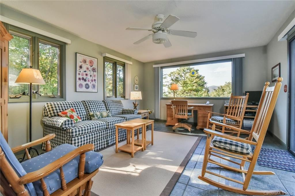125 Valley Drive - Photo 11