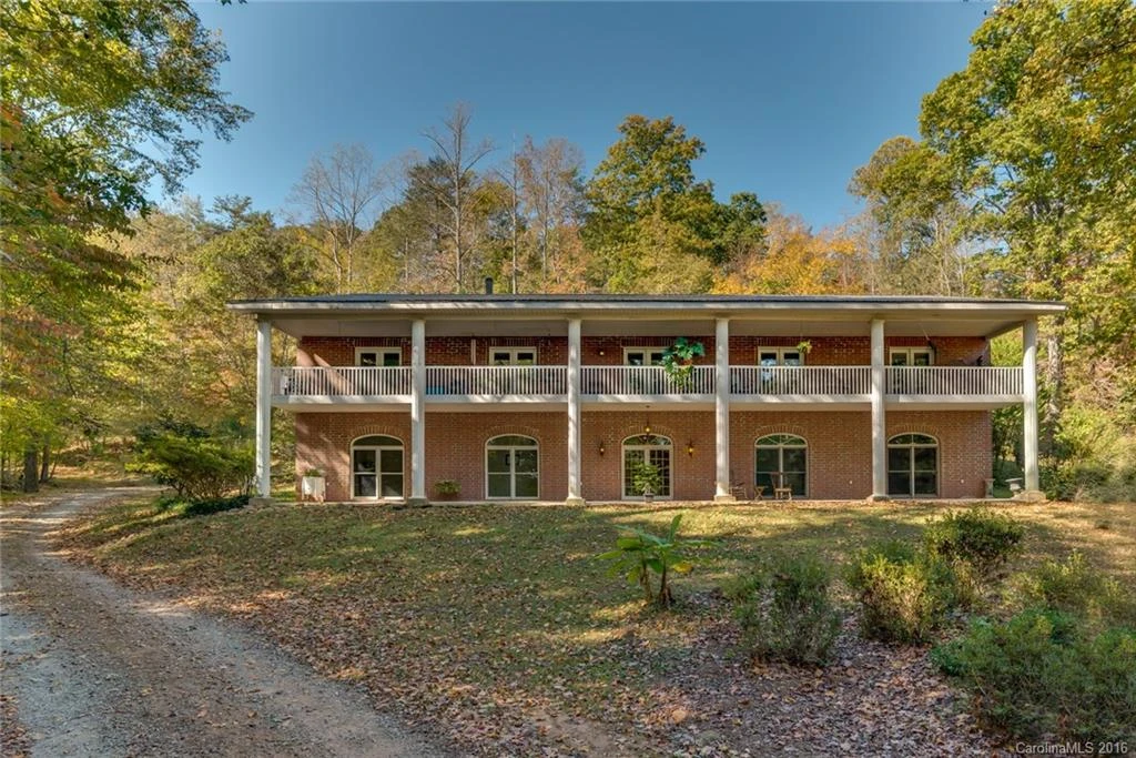 220 Dark Horse Lane