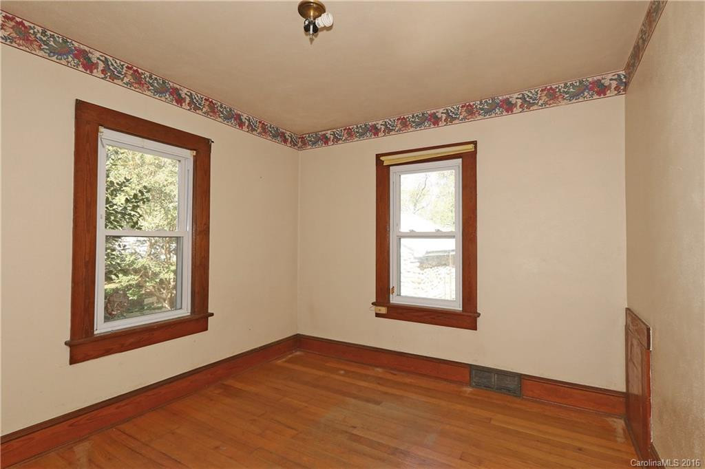 25 Holtzclaw Street - Photo 8