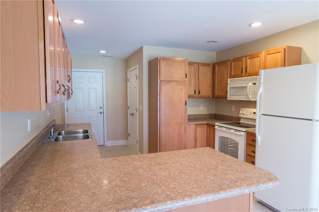 28 Kaylor Drive #TH33 - Photo 10