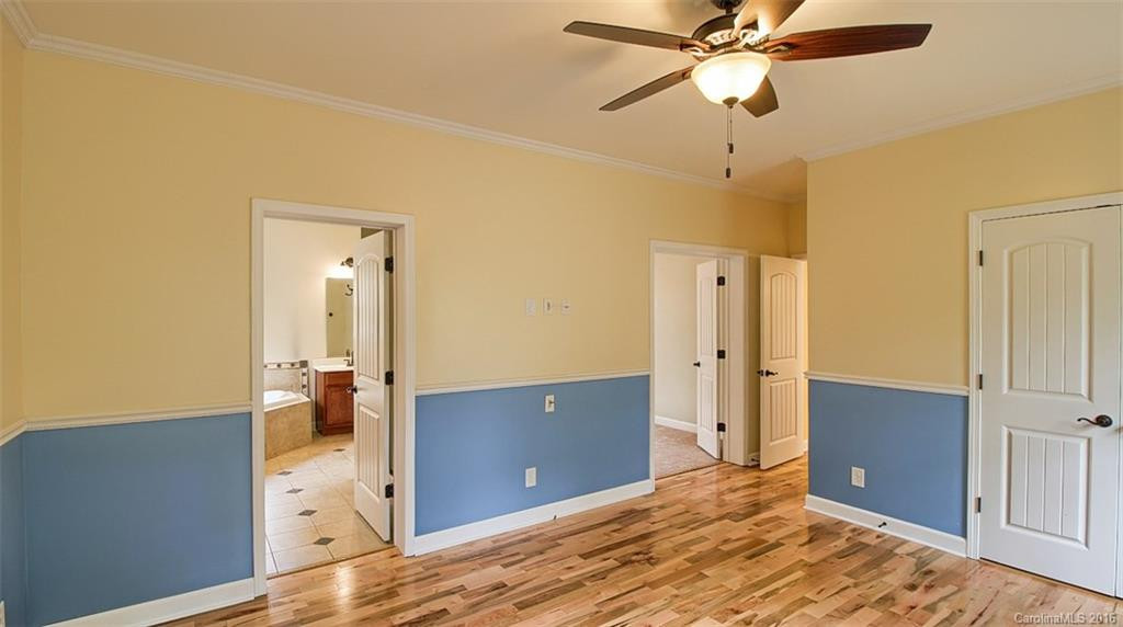 440 Ridgeway Drive - Photo 11