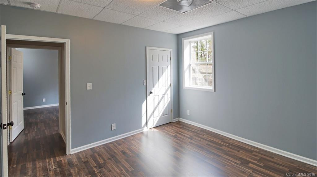 440 Ridgeway Drive - Photo 14