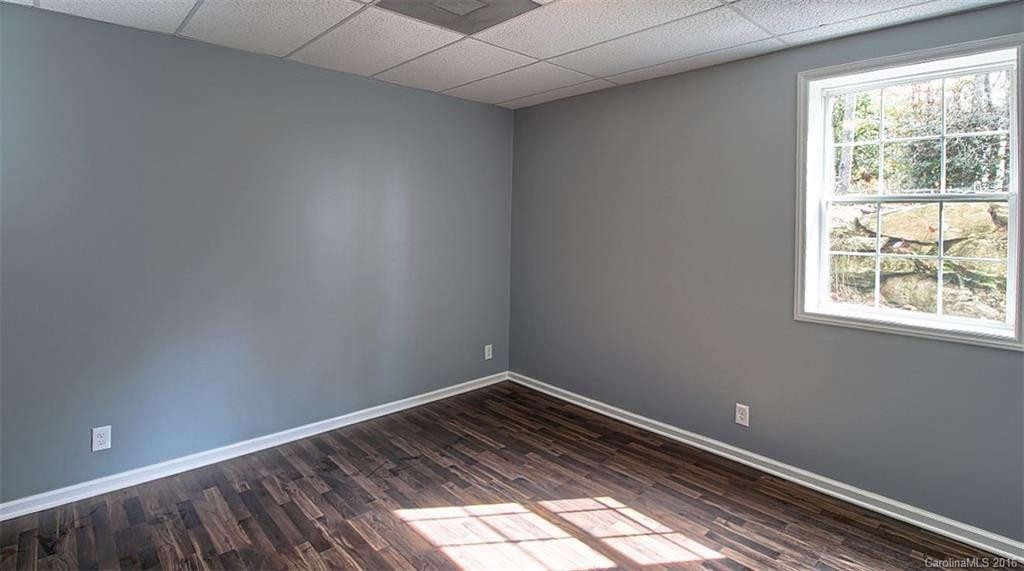 440 Ridgeway Drive - Photo 15