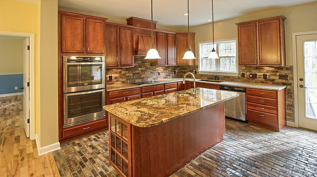 440 Ridgeway Drive - Photo 5