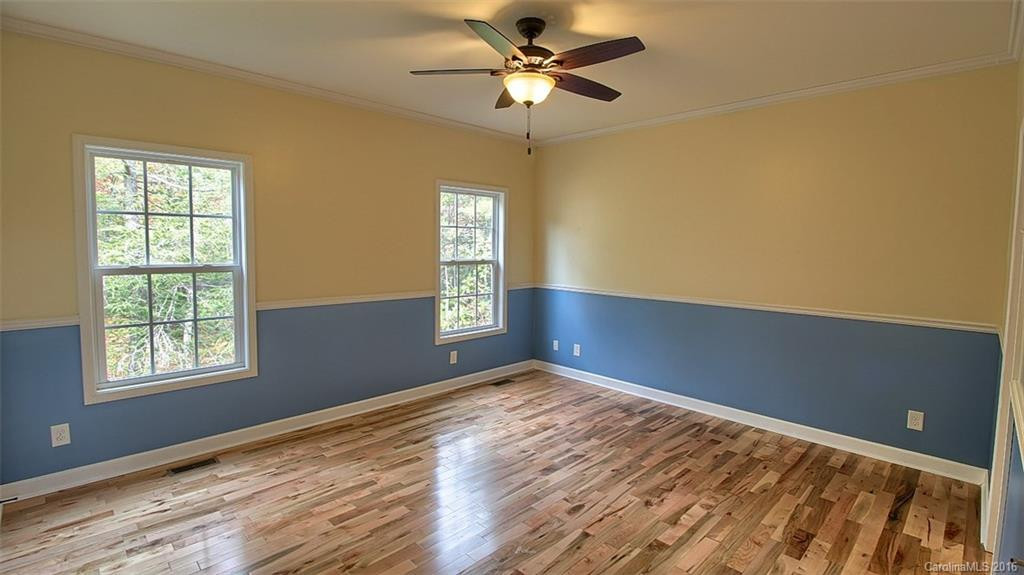 440 Ridgeway Drive - Photo 9