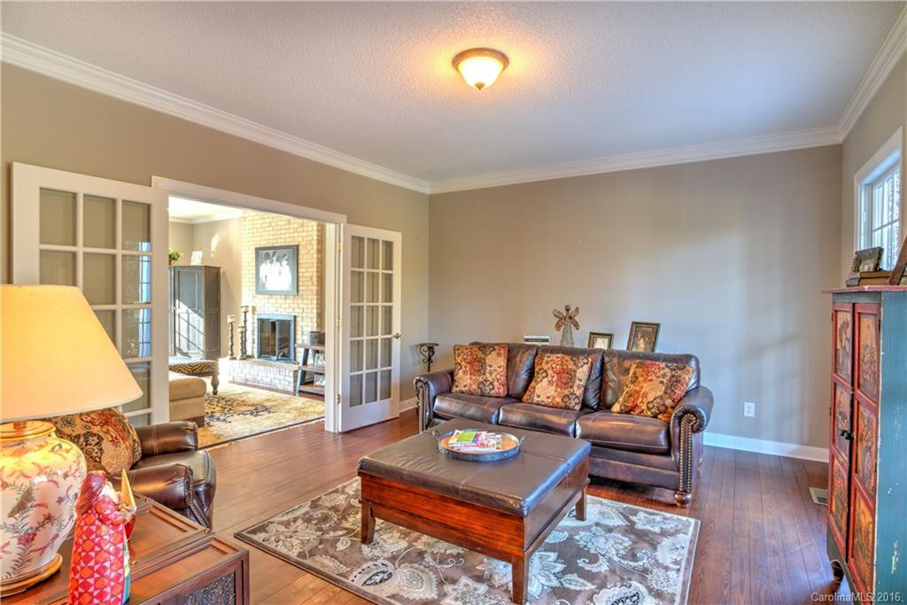 55 Foster Estate Drive - Photo 3