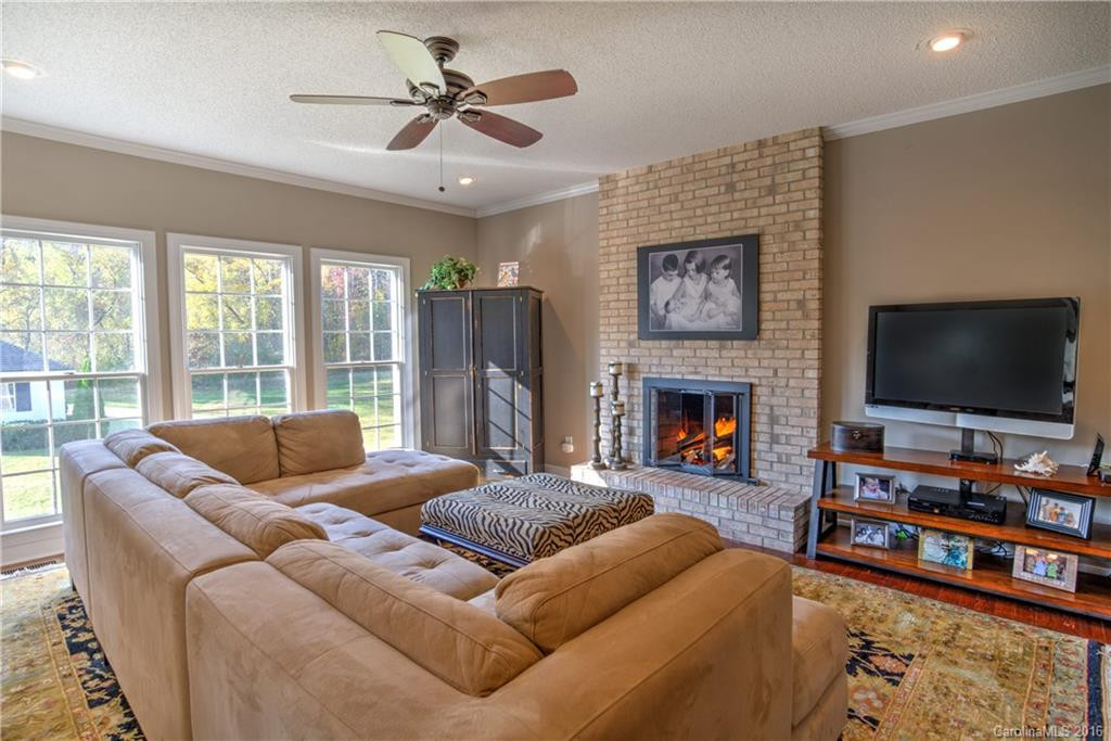 55 Foster Estate Drive - Photo 8