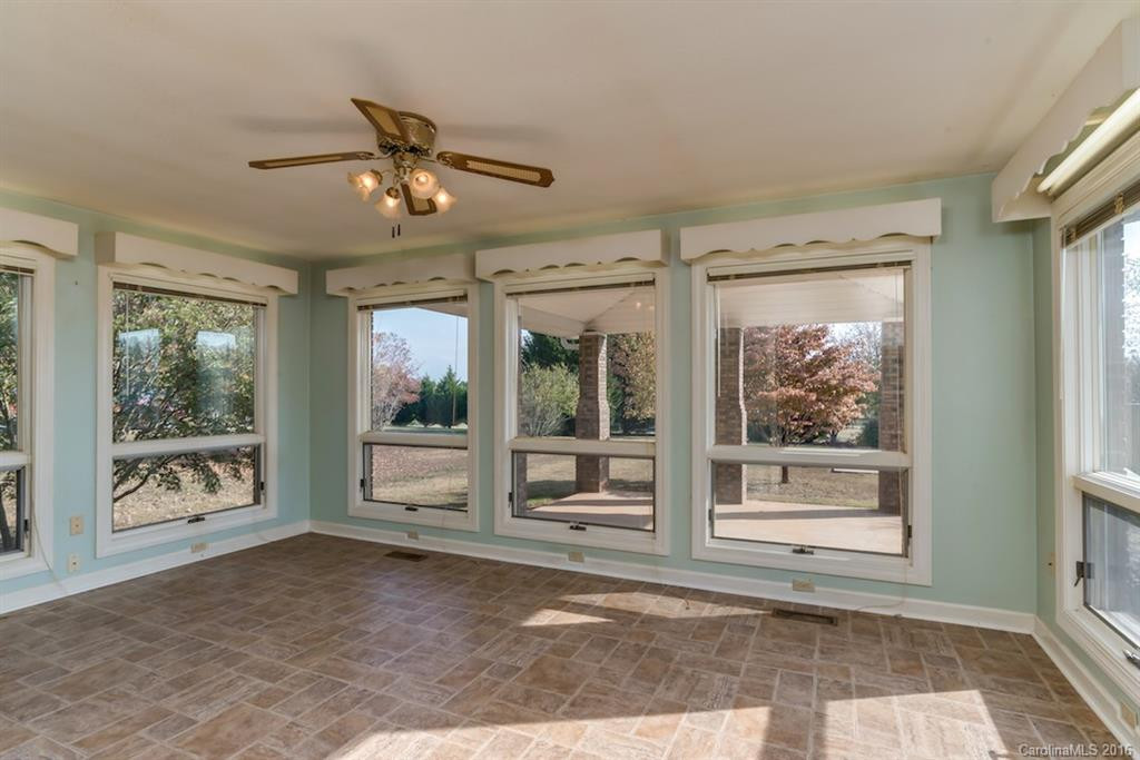 117 Spring Lake Drive - Photo 14