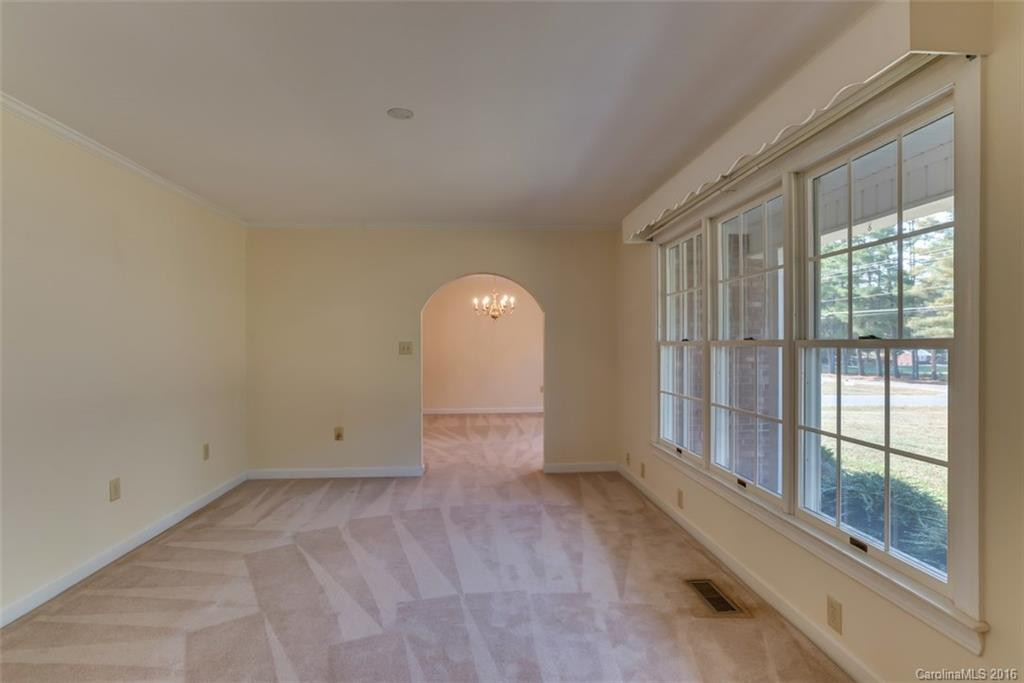 117 Spring Lake Drive - Photo 8
