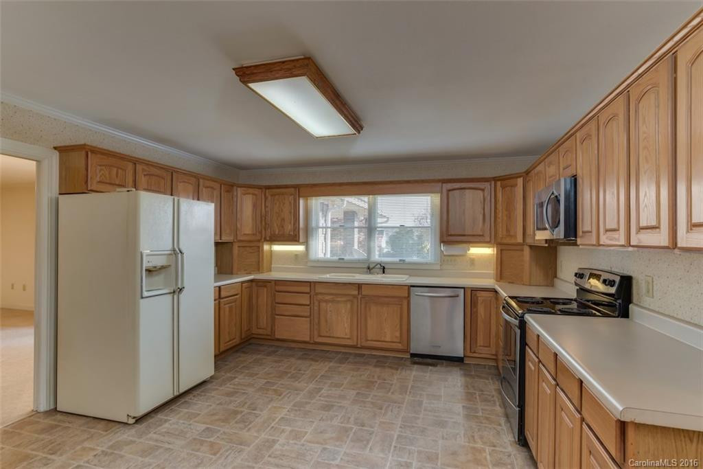 117 Spring Lake Drive - Photo 10