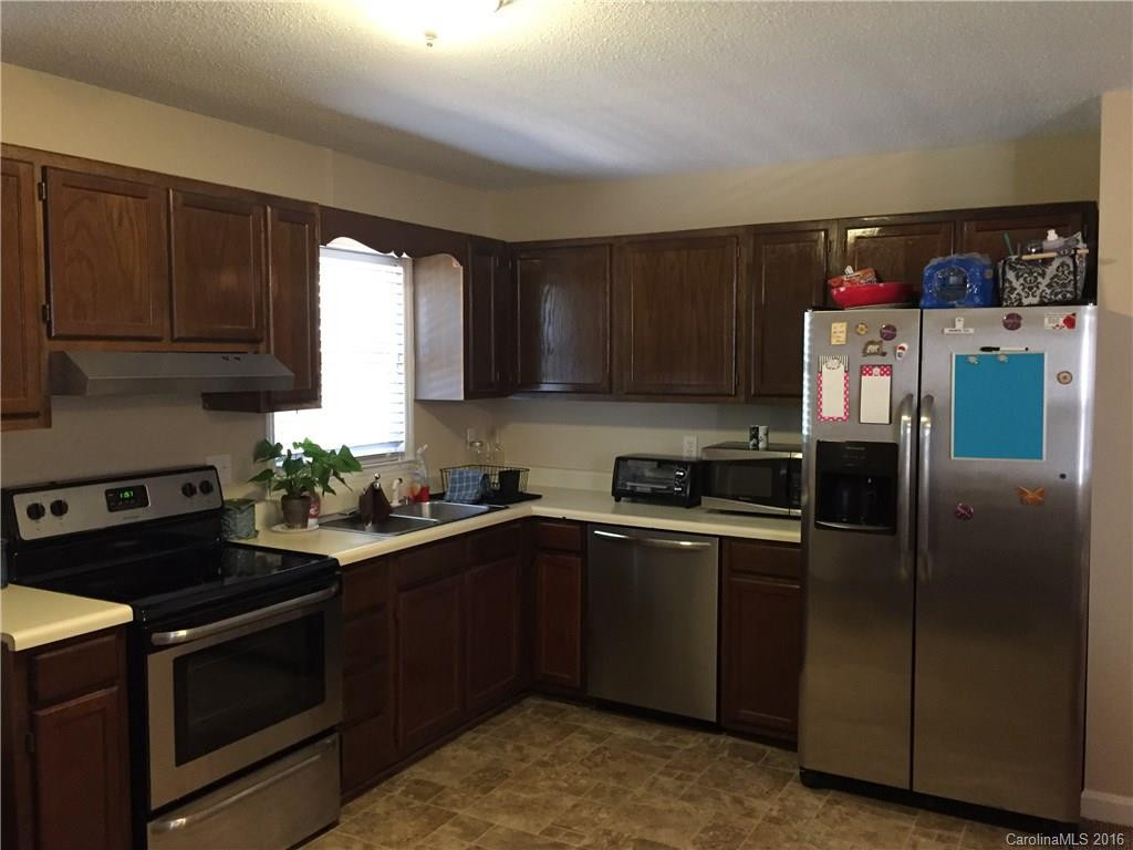 275 Carolina Avenue - Photo 2