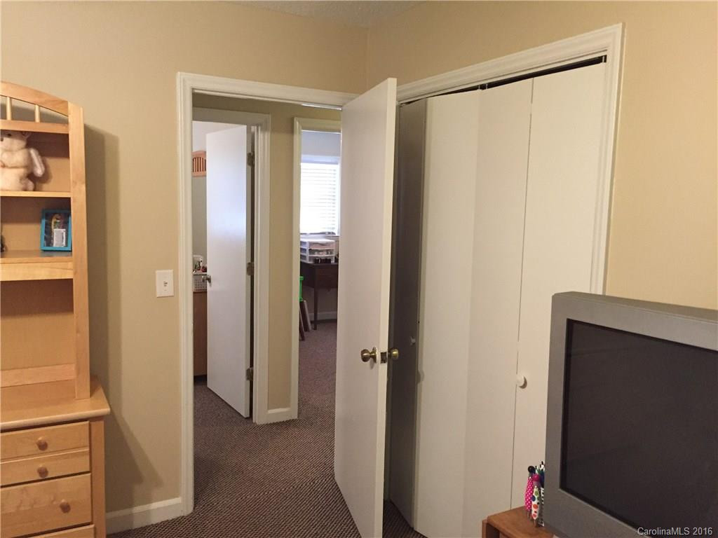 275 Carolina Avenue - Photo 12