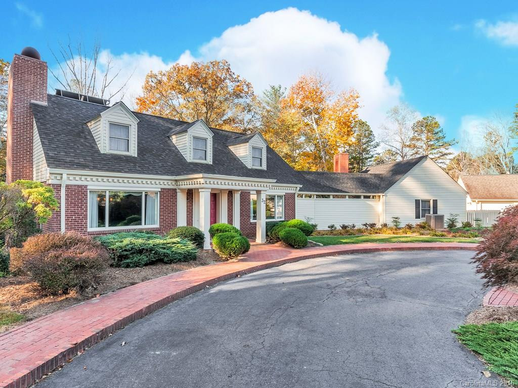 32 Pine Tree Circle