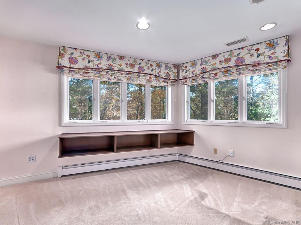 32 Pine Tree Circle - Photo 18