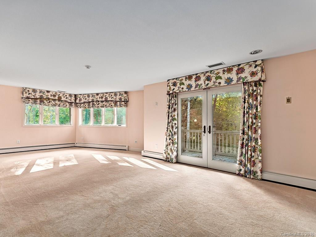 32 Pine Tree Circle - Photo 8