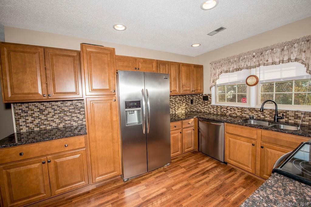 103 Scottlynn Court - Photo 2