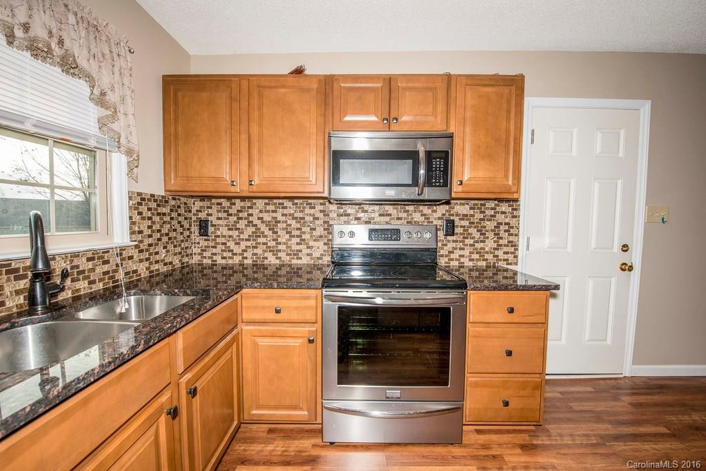 103 Scottlynn Court - Photo 3