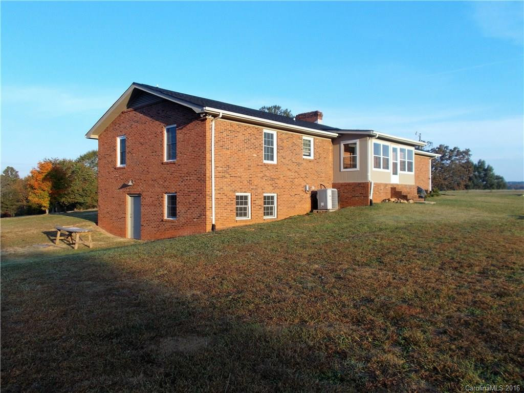 161 Columbus Drive - Photo 2