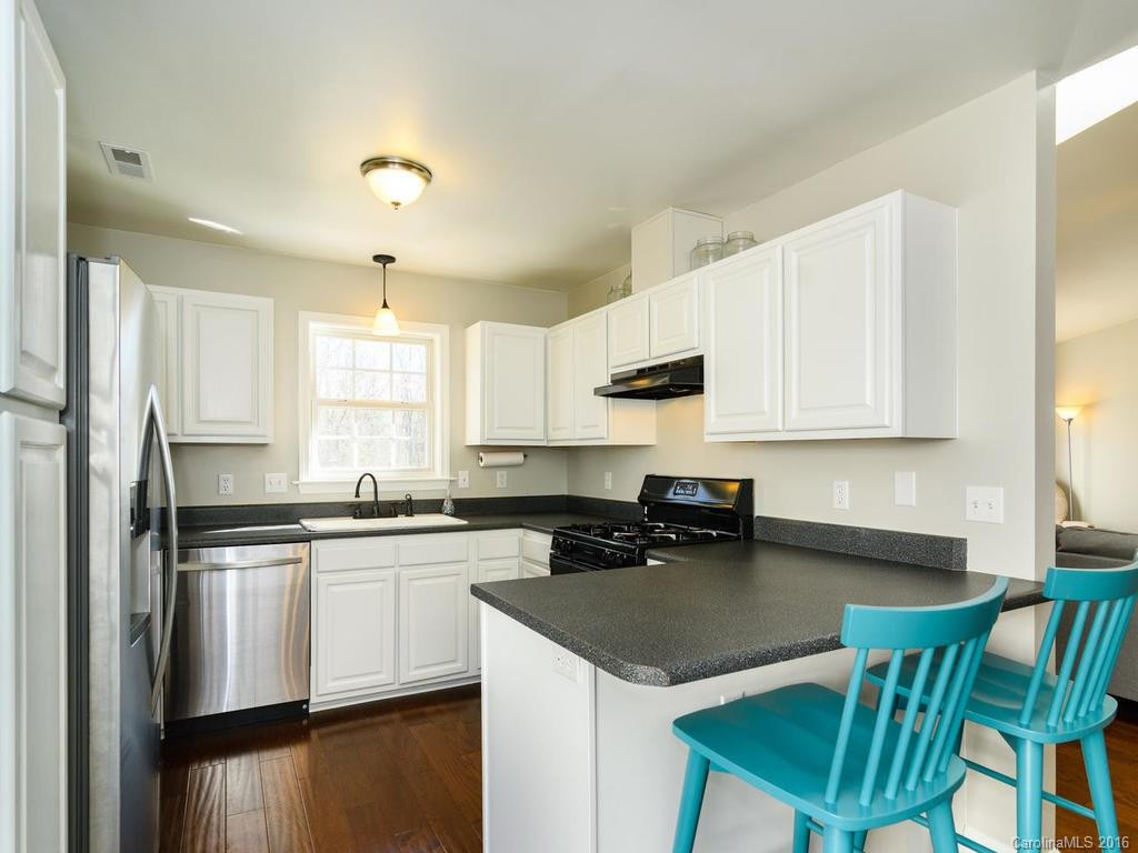1042 Thorncrest Drive - Photo 11