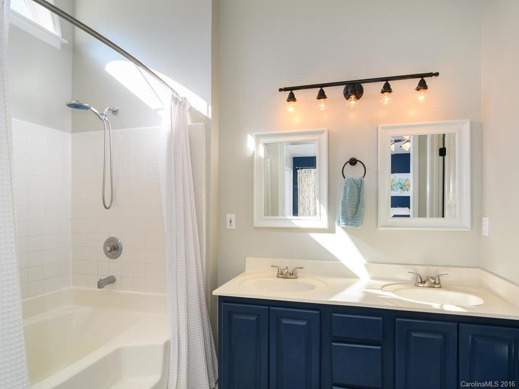 1042 Thorncrest Drive - Photo 16