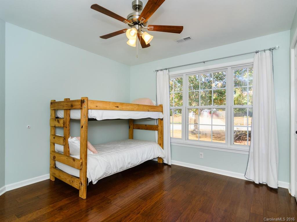 1042 Thorncrest Drive - Photo 17