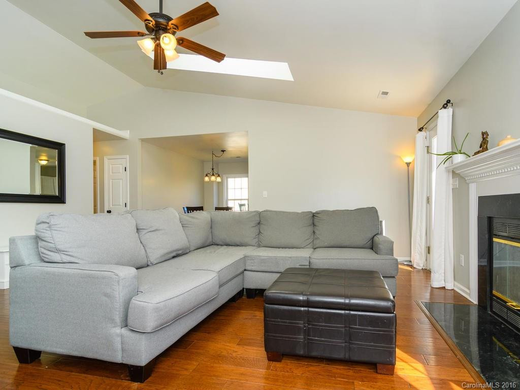 1042 Thorncrest Drive - Photo 6