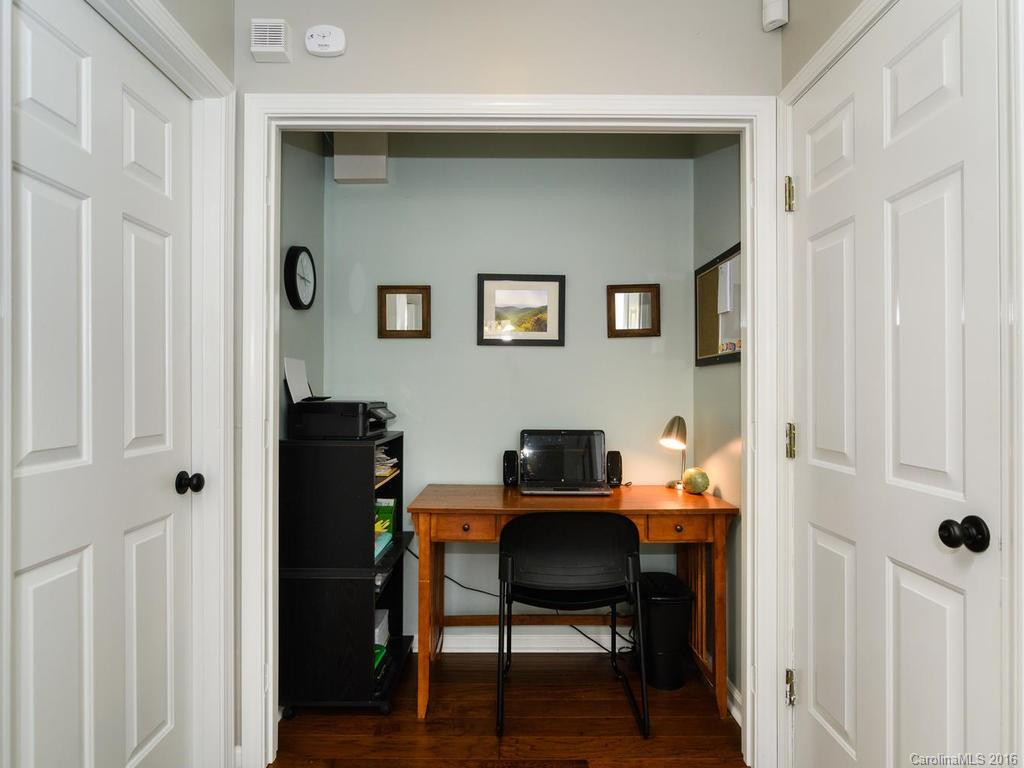 1042 Thorncrest Drive - Photo 8
