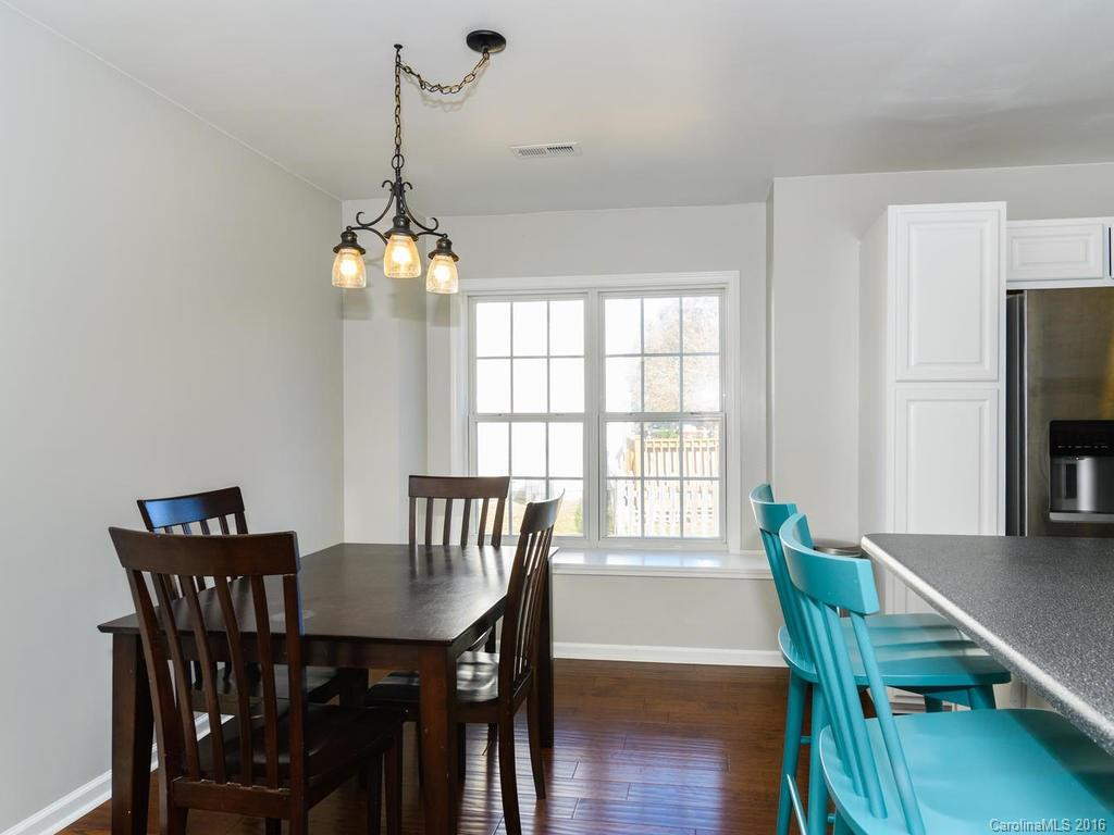 1042 Thorncrest Drive - Photo 9