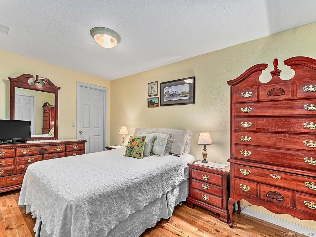 76 Old Springdale Drive - Photo 14