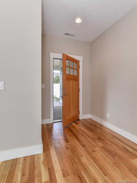 107 Noble Road - Photo 2