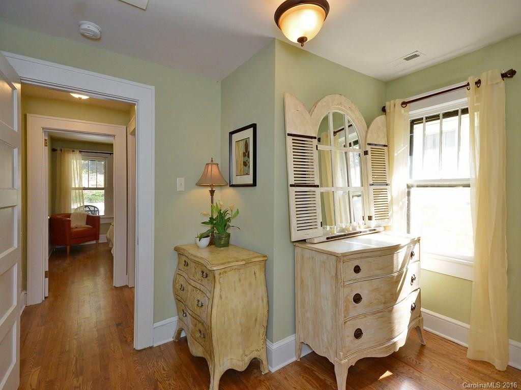 30 Sycamore Street - Photo 6