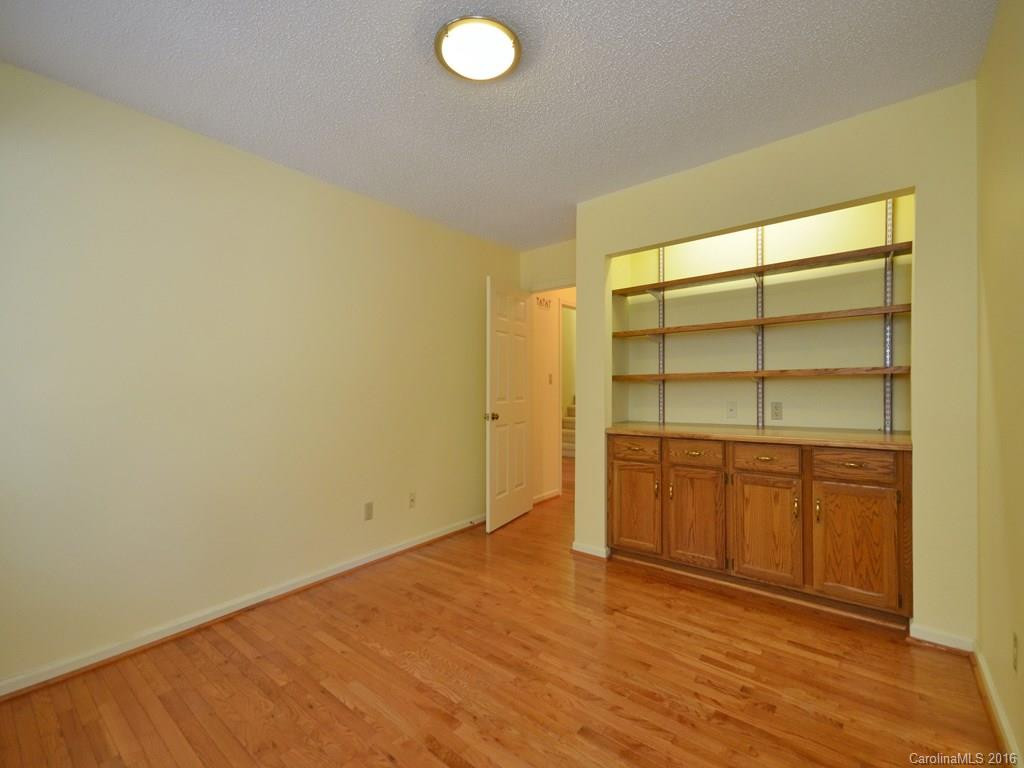 122 Cloverleaf Lane #Unit 2 - Photo 11