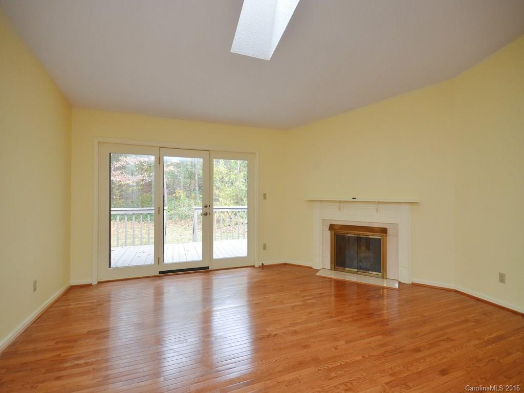 122 Cloverleaf Lane #Unit 2 - Photo 5