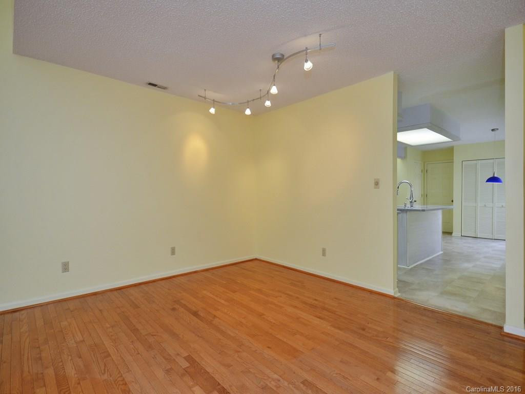 122 Cloverleaf Lane #Unit 2 - Photo 7