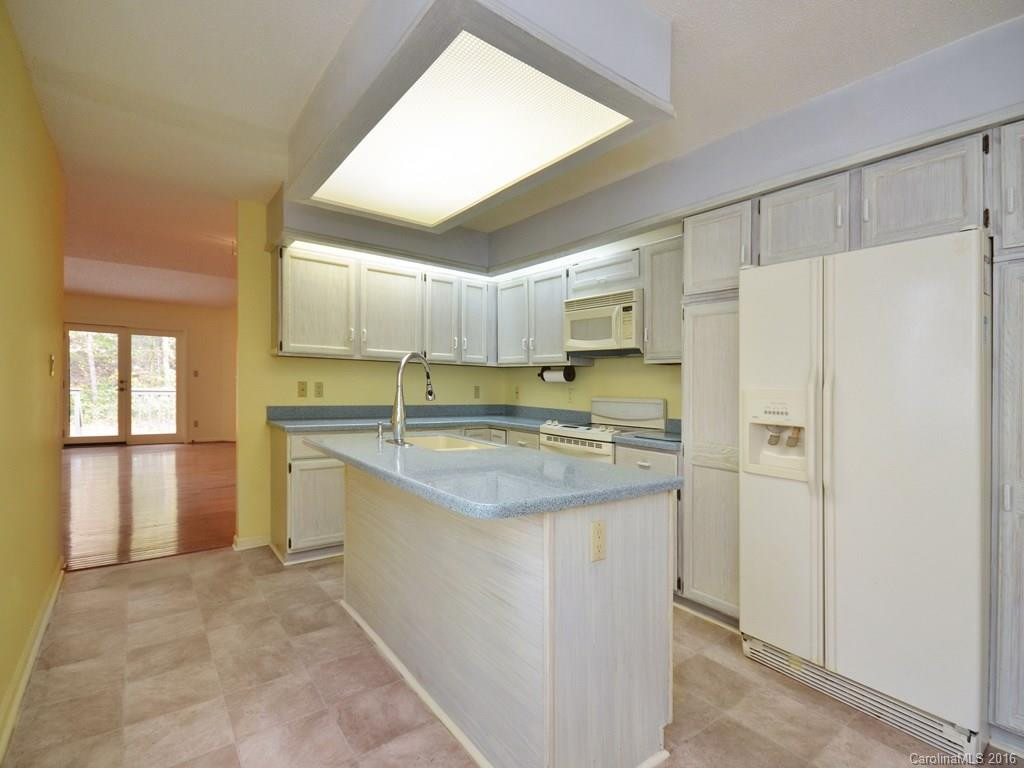 122 Cloverleaf Lane #Unit 2 - Photo 8