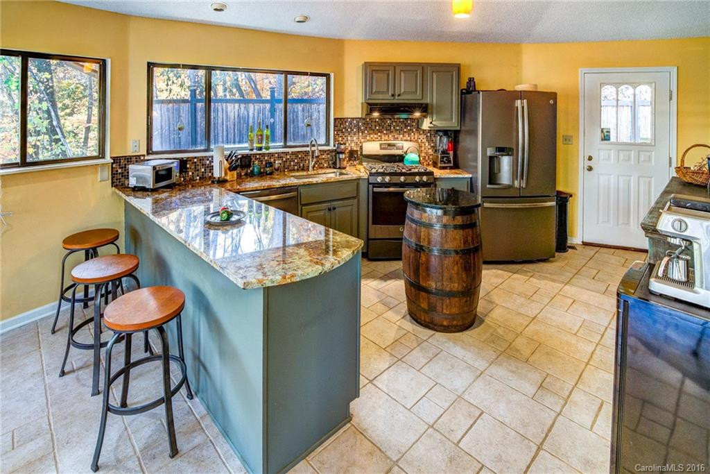 11 Chestnut Lodge Road - Photo 10