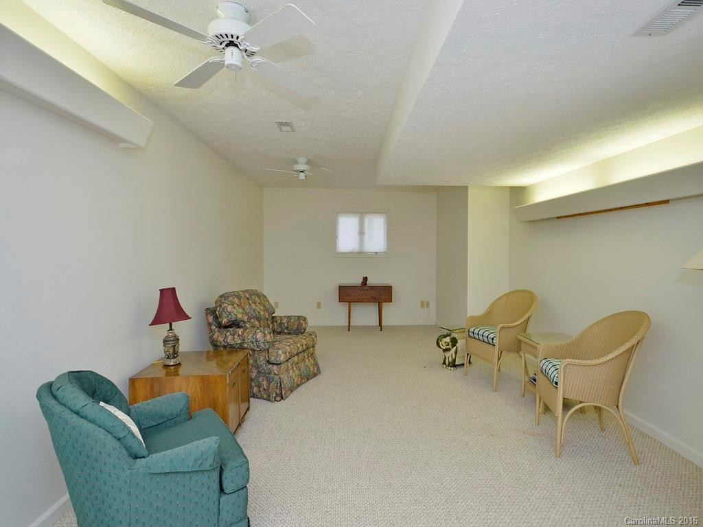 502 Fleetwood Plaza ## - Photo 13