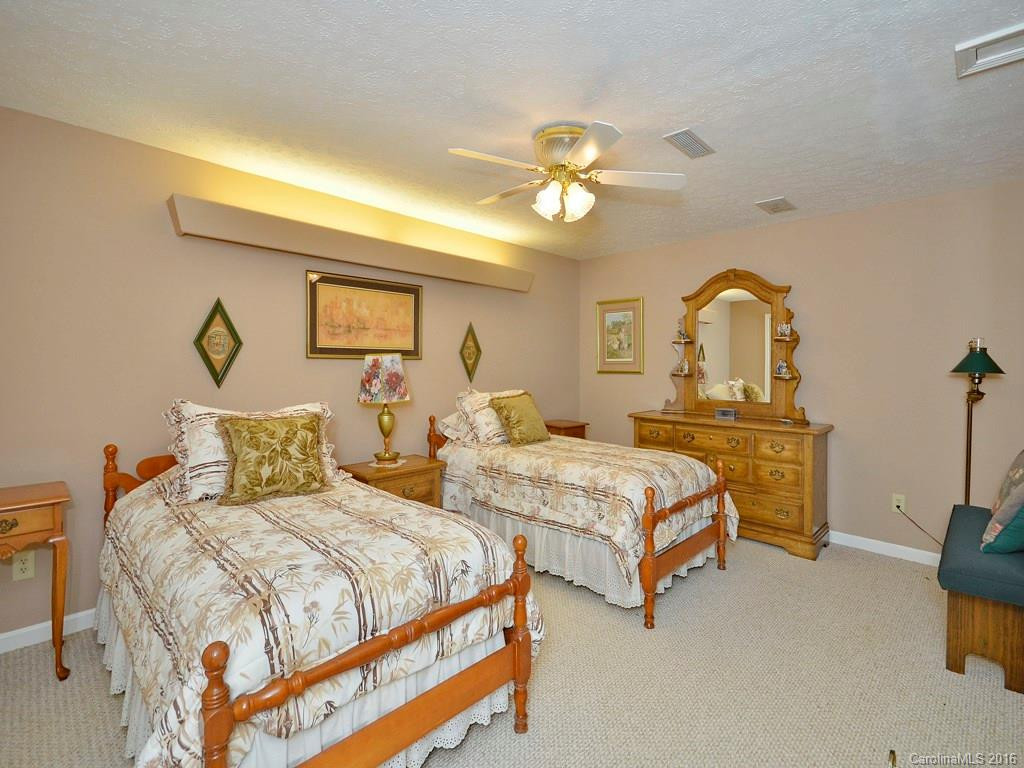 502 Fleetwood Plaza ## - Photo 14